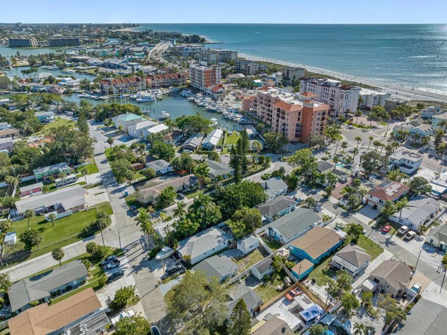 Amazing House Block From Beaches & Attractions Villa St. Pete Beach Eksteriør billede