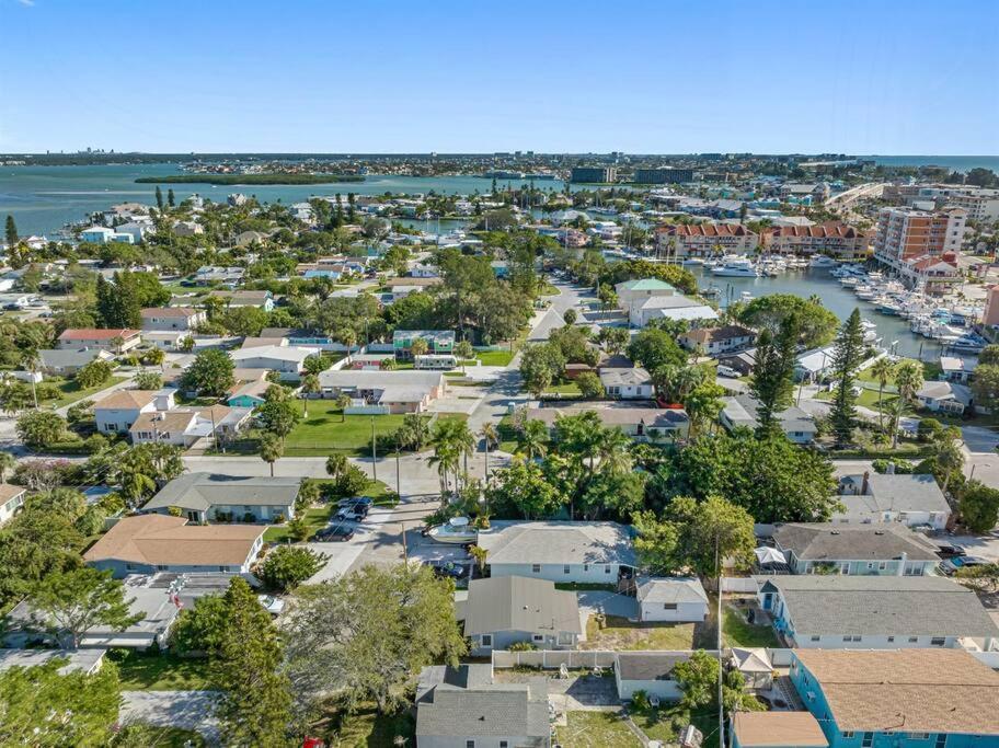 Amazing House Block From Beaches & Attractions Villa St. Pete Beach Eksteriør billede