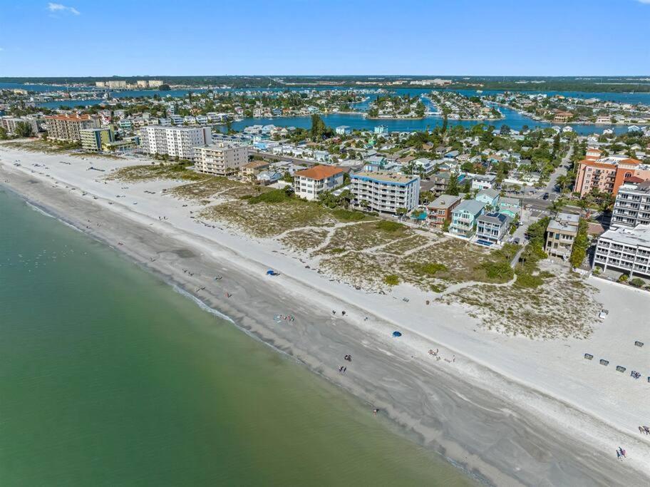 Amazing House Block From Beaches & Attractions Villa St. Pete Beach Eksteriør billede