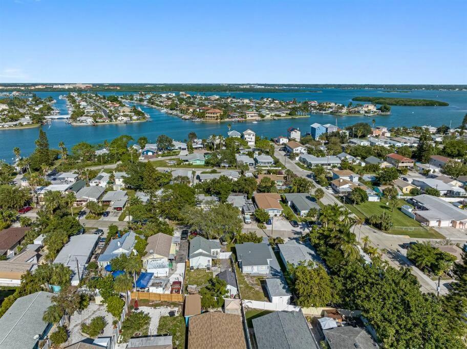 Amazing House Block From Beaches & Attractions Villa St. Pete Beach Eksteriør billede