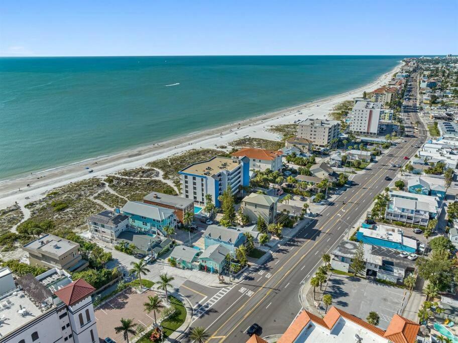 Amazing House Block From Beaches & Attractions Villa St. Pete Beach Eksteriør billede